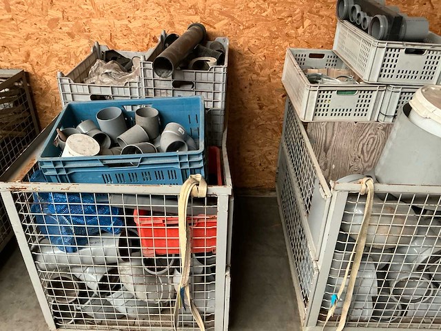 Groot lot riolerings materiaal - afbeelding 1 van  8