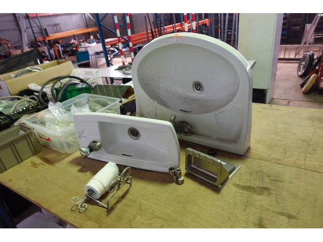 Groot lot sanitair - afbeelding 5 van  20