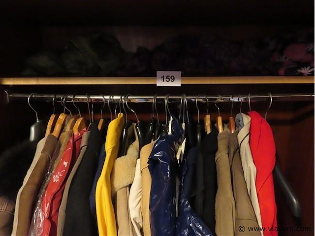 Groot lot textiel in de kast - afbeelding 2 van  5