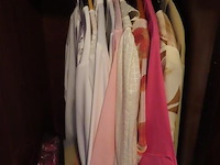 Groot lot textiel in de kast - afbeelding 3 van  5