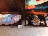 Groot lot textiel volgens foto's - afbeelding 10 van  11
