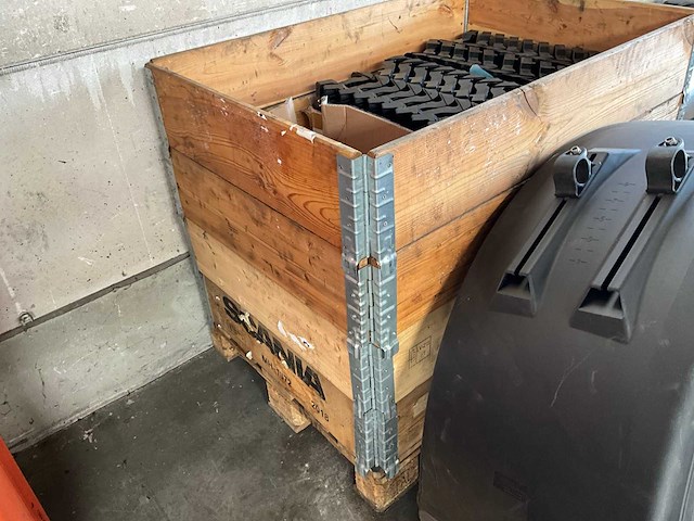 Groot lot trailer vrachtwagen trucksmateriaal - afbeelding 22 van  22