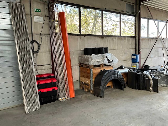 Groot lot trailer vrachtwagen trucksmateriaal - afbeelding 1 van  7