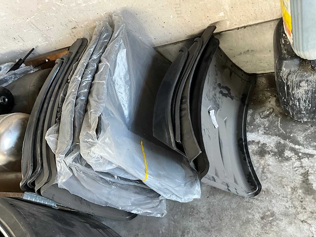 Groot lot trailer vrachtwagen trucksmateriaal - afbeelding 5 van  7