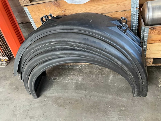 Groot lot trailer vrachtwagen trucksmateriaal - afbeelding 6 van  7