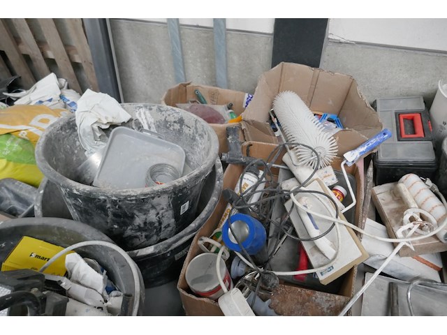 Groot lot van diverse werkmaterialen en gereedschap - afbeelding 3 van  19