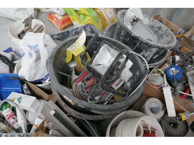 Groot lot van diverse werkmaterialen en gereedschap - afbeelding 4 van  19