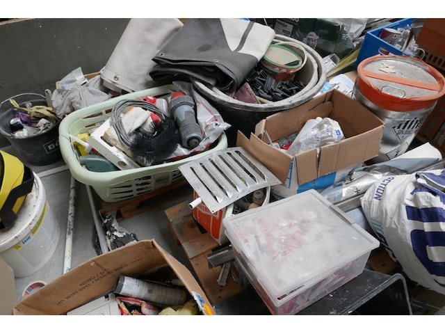 Groot lot van diverse werkmaterialen en gereedschap - afbeelding 15 van  19