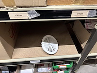 Groot lot ventilatie w.o. roosters & dakdoorvoeren - afbeelding 10 van  12