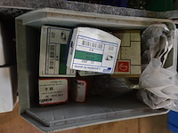 Groot lot verschillende bouten, moeren en vloten - afbeelding 4 van  14