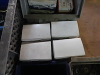 Groot lot verschillende bouten, moeren en vloten - afbeelding 6 van  14