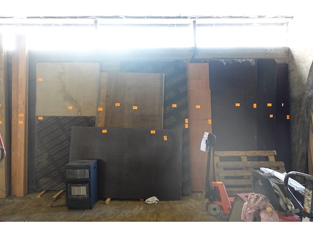 Groot lot verschillende houten platen (ongeveer 30stuks) - afbeelding 1 van  18