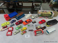 Groot lot volgens foto's - afbeelding 1 van  5