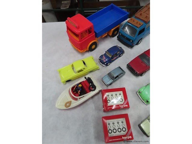 Groot lot volgens foto's - afbeelding 2 van  5