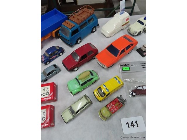 Groot lot volgens foto's - afbeelding 3 van  5