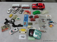 Groot lot volgens foto's - afbeelding 1 van  6