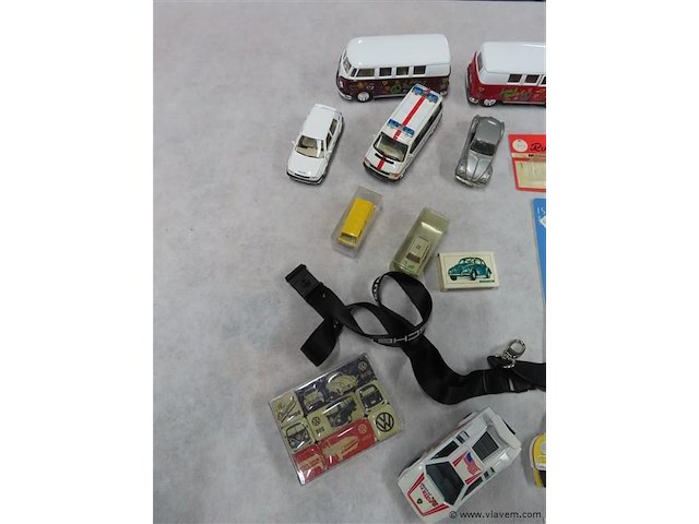 Groot lot volgens foto's - afbeelding 2 van  6