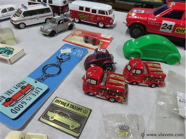 Groot lot volgens foto's - afbeelding 6 van  6