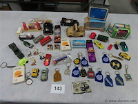 Groot lot volgens foto's - afbeelding 1 van  8