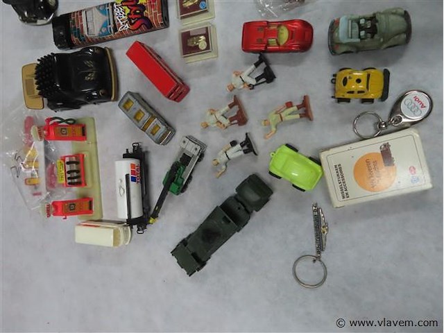 Groot lot volgens foto's - afbeelding 2 van  8