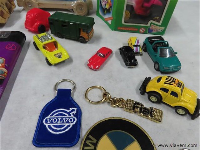 Groot lot volgens foto's - afbeelding 6 van  8