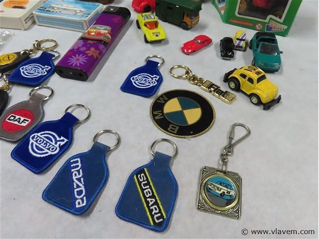 Groot lot volgens foto's - afbeelding 7 van  8