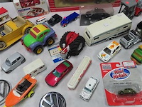 Groot lot volgens foto's - afbeelding 3 van  9