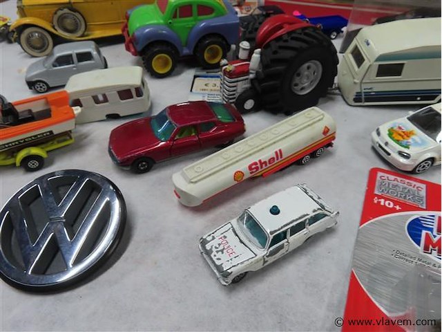 Groot lot volgens foto's - afbeelding 6 van  9