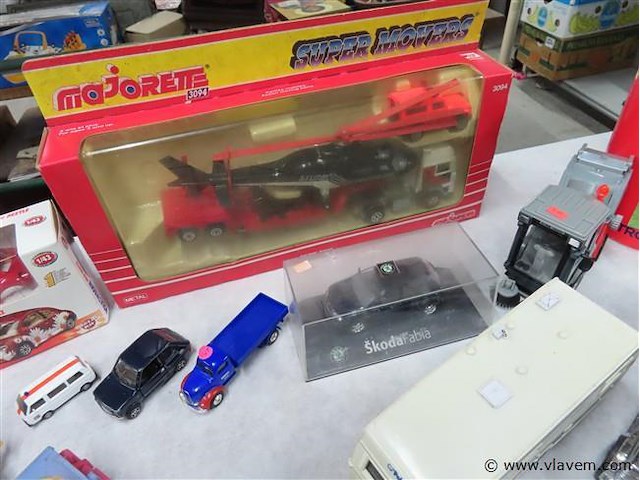 Groot lot volgens foto's - afbeelding 7 van  9