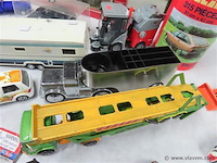 Groot lot volgens foto's - afbeelding 8 van  9