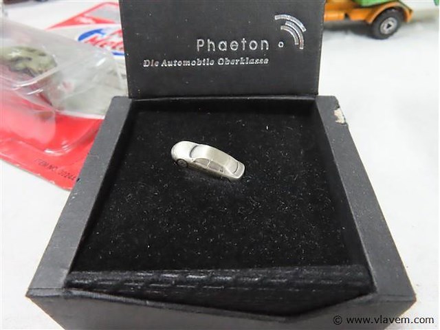 Groot lot volgens foto's - afbeelding 9 van  9