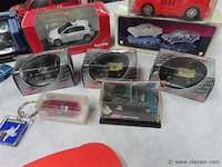 Groot lot volgens foto's - afbeelding 5 van  8