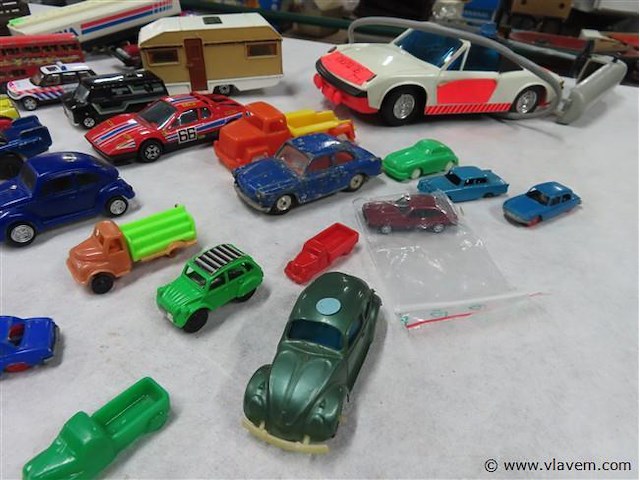 Groot lot volgens foto's - afbeelding 2 van  11