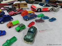 Groot lot volgens foto's - afbeelding 2 van  11