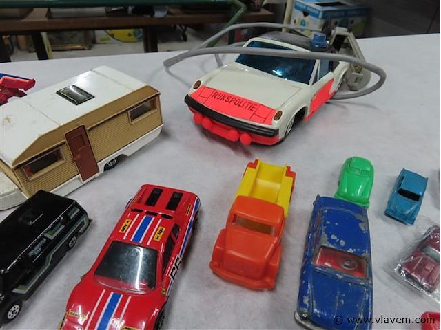 Groot lot volgens foto's - afbeelding 3 van  11