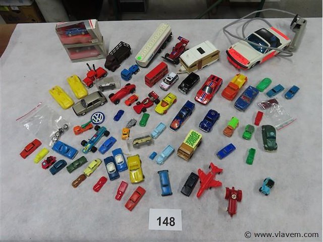 Groot lot volgens foto's - afbeelding 1 van  11