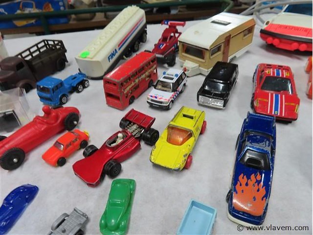 Groot lot volgens foto's - afbeelding 10 van  11