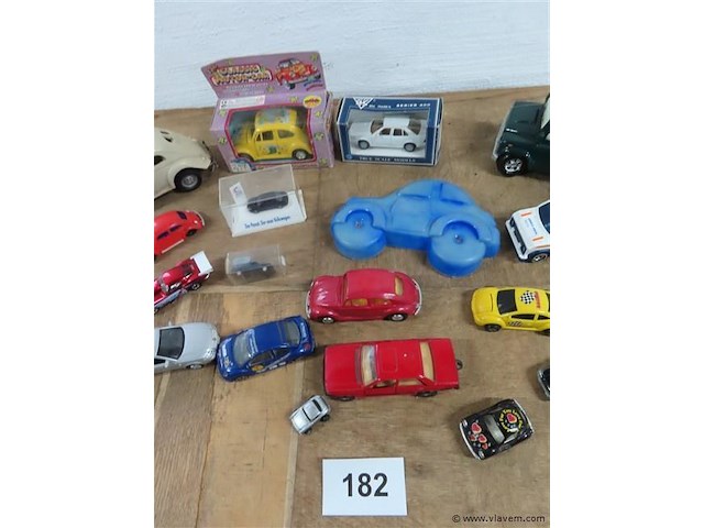 Groot lot volgens foto's - afbeelding 3 van  7