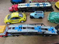 Groot lot volgens foto's - afbeelding 3 van  5