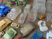 Groot lot volgens foto's - afbeelding 3 van  8