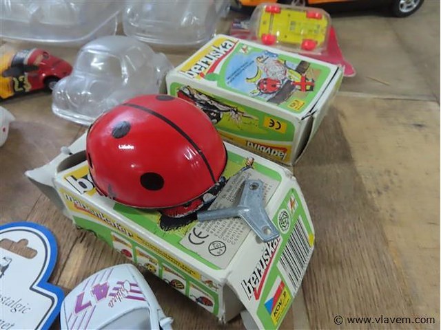 Groot lot volgens foto's - afbeelding 5 van  8