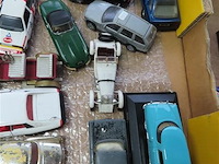 Groot lot volgens foto's - afbeelding 4 van  7