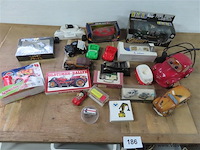 Groot lot volgens foto's - afbeelding 1 van  6