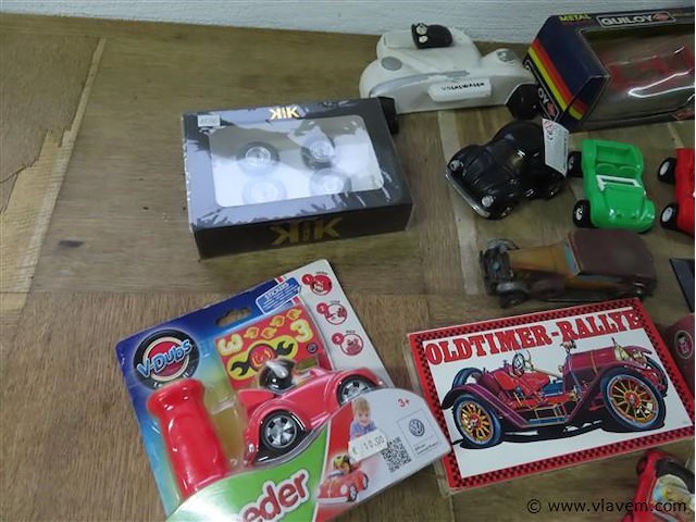 Groot lot volgens foto's - afbeelding 2 van  6