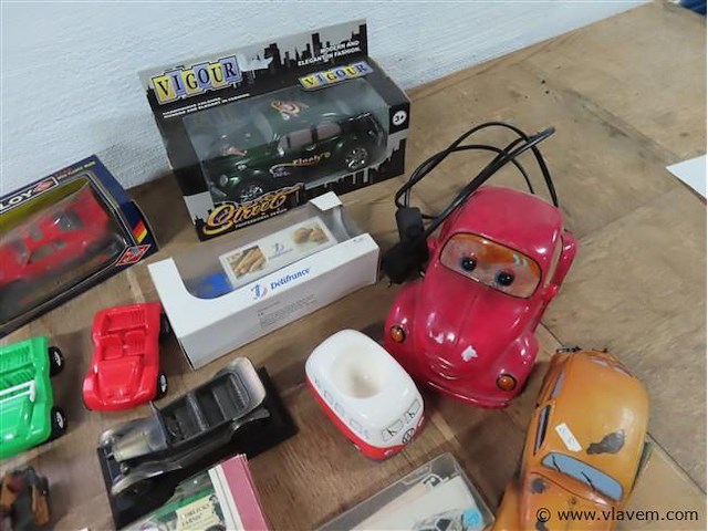 Groot lot volgens foto's - afbeelding 3 van  6