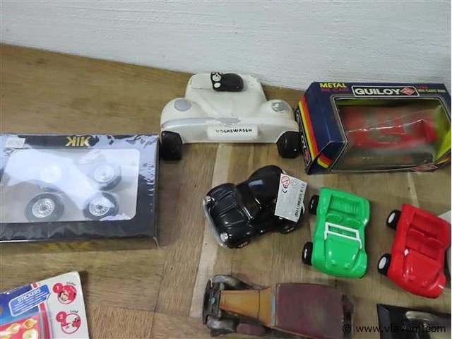 Groot lot volgens foto's - afbeelding 4 van  6