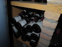 Groot lot wijnen en dranken in de kelder, +- 140stuks - afbeelding 7 van  15