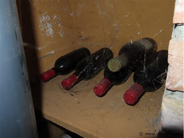 Groot lot wijnen en dranken in de kelder, +- 140stuks - afbeelding 9 van  15