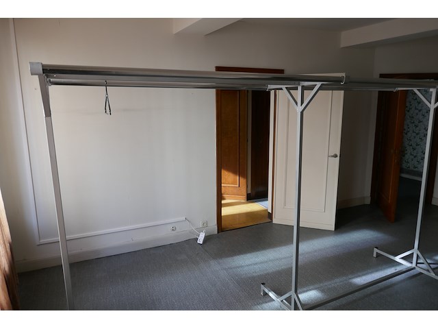 Groot metalen kledijrek - afbeelding 2 van  4