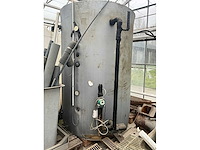 Groot opslagvat met pomp wilo. - afbeelding 1 van  9